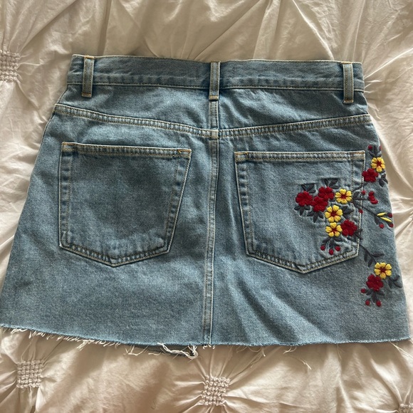 TNA Golden embroidered denim skirt - Picture 5 of 7
